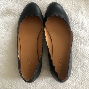 J crew scallop edged black ballet flats